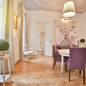  Apartment Nadi's - Heart Of Hungary